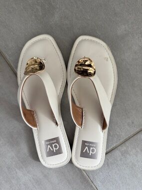 DV by Dolce Vita White Leather Toe-Post Sandals with Gold Ornament